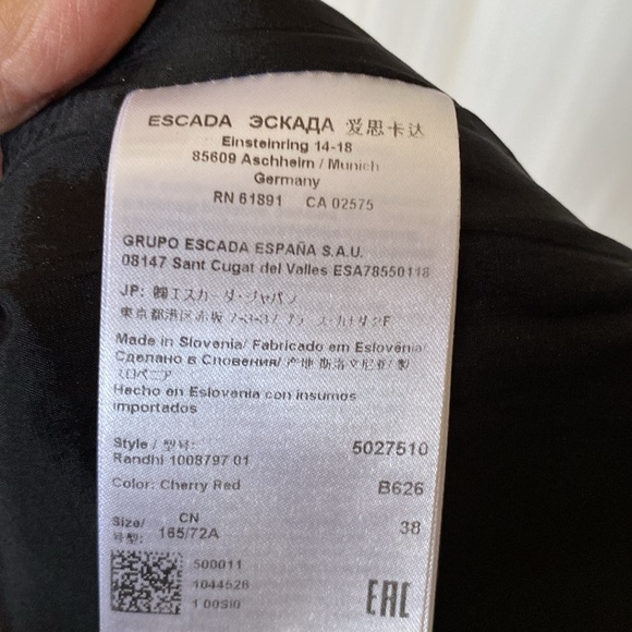 Escada cherry red wool blend mini skirt! Size 38 (6) USA - Picture 10 of 15